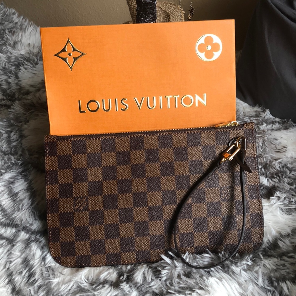 Louis Vuitton ebene mm pouch